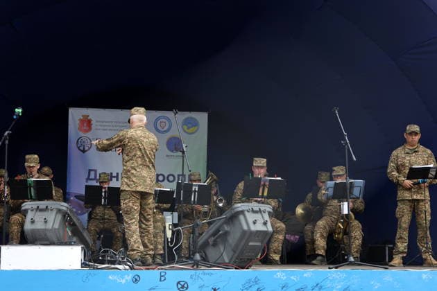 Europe Day in Odessa - 09 May 2026 The Military Orchestra of the 11th M. Hrushevsky Brigade of the First Operational-Territorial Union of the National Guard of Ukraine performs during the Europe Day in the Taras Shevchenko Central Park of Culture and Leisure. On May 9, Ukraine and the European Union celebrate Europe Day—a holiday symbolizing the unity of nations around shared democratic values, human rights, the rule of law, and peace. In Ukraine, this holiday was introduced in 2003 by presidential decree. Back then, it was celebrated on the third Saturday of May, emphasizing the country s commitment to rapprochement with the EU. However, in 2023, the date was officially changed and synchronized with the pan-European date of May 9. The corr Copyright: xViacheslavxOnyshchenkox xSOPAxImagesx Vonyshchenko(4)