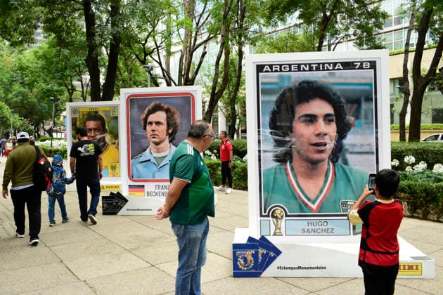 FIFA World Cup Panini Collectible Album Exhibition Fans attending the FIFA World Cup Panini Collectible Album Exhibition on Paseo de la Reforma Avenue.on May 9, 2026 in Mexico City, Mexico. (Photo by Luis Barron Eyepix Group) Copyright: xLuisxBarronx xEyepixxGroupx LB_09052026_183549