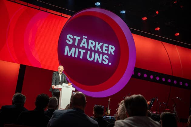 Kai Wegner, Regierender Bürgermeister Berlin, während seiner Grußrede zur Eröffnung des Bundeskongresses;DGB Bundeskongress 2026 in Berlin - Deutscher Gewerkschaftsbund, Berlin Berlin Deutschland Hotel Estrel