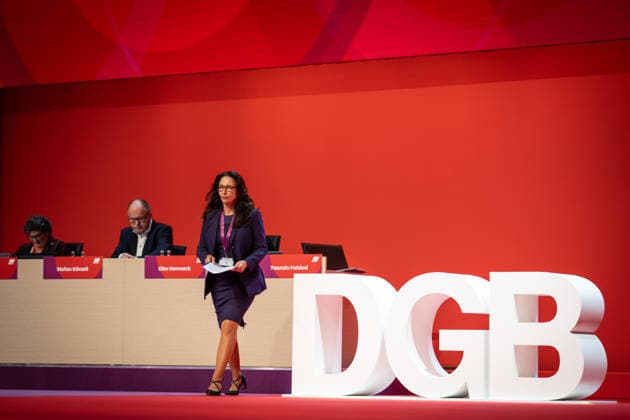 Yasmin Fahimi zur Eröffnung des Bundeskongresses auf der Bühne;DGB Bundeskongress 2026 in Berlin - Deutscher Gewerkschaftsbund, Berlin Berlin Deutschland Hotel Estrel