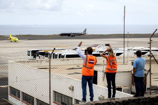 GRANADILLA DE ABONA - An Airbus A-321 carrying Dutch nationals as well as people from Germany, Belgium, and Greece, among others, is departing from Tenerife South Airport (TFS). Approximately 29 passengers from the cruise ship m v Hondius, which has been hit by a deadly hantavirus outbreak, are flying to Eindhoven on this aircraft. RAMON VAN FLYMEN ANP netherlands out - belgium out  Copyright: xx x557931689x originalFilename: 557931689.jpg
