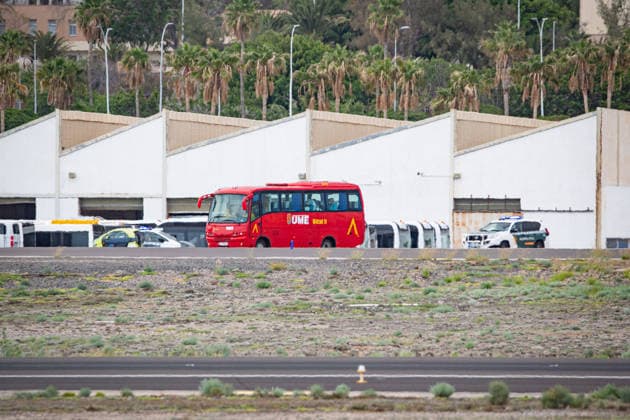 MV Hondius passengers depart from Tenerife Airport TENERIFE, SPAIN - MAY 10: Passengers of the MV Hondius are transported to the south airport of the island (TFS) to board their respective flights to their countries of origin, in Tenerife, Canary Islands, Spain on May 10, 2026. Arturo Jimenez Anadolu Tenerife Spain. Editorial use only. Please get in touch for any other usage.  Copyright: x2026xAnadoluxArturoxJimenezx