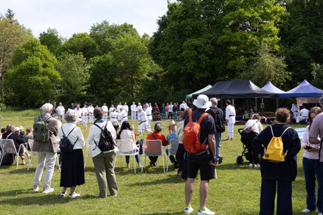 Traditionelles Japanisches Frühlingsfest im Botanischen Garten Augsburg. Das Event im Rahmen des 90-jährigen Garten-Jubiläums
