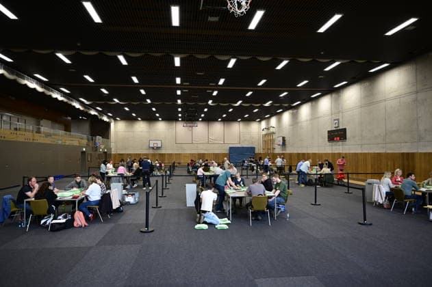 Görlitz, Oberbürgermeisterwahl, Wahlhelfer beim Auszählen der Stimmen in der Emil von Schenckendorff Turnhalle. Görlitz, 10.05.2026 Copyright: xMatthiasxWehnertx