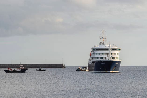 Health concludes that the MV Hondius will be able to sail late tomorrow afternoon after concluding the repatriations Evacuation by boat of passengers on board the cruise ship MV Hondius anchored near the port of Granadilla, on May 10, 2026, in Granadilla de Abona, Tenerife, Canary Islands Spain Mónica García has assured this Sunday that the ship affected by the hantavirus outbreak, the MV Hondius, The last ones to disembark from the ship this Sunday have been the group of North Americans, and so far, 94 people of 19 different nationalities have disembarked from the cruise ship 10 MAY 2026 Europa Press Canarias 10 05 2026 Granadilla de Abona, Tenerife I Granadilla de Abona, Tenerife I Espana  Copyright: xEuropaxPressxCanariasx 7513691