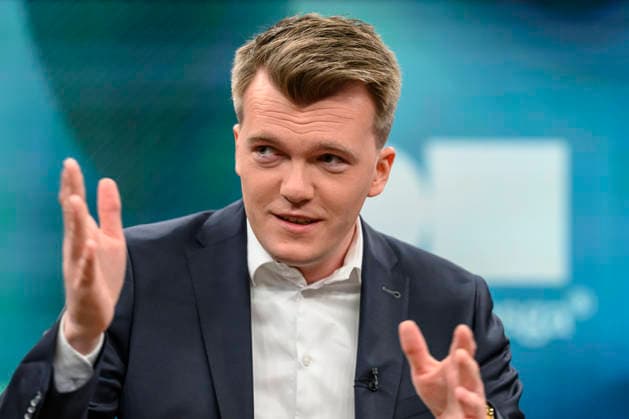 im Bild v.l.: Luca Piwodda, Bürgermeister Gartz (Oder), Partei des Fortschritts PdF, GER, Berlin, Studio, zu Gast bei - Caren Miosga, Polittalk, TV, Format, Aufzeichnung, aufgezeichnet, Das Erste, aus Adlershof - am Studio 20, Thema: Wie will die SPD Vertrauen zurückgewinnen, Frau Schwesig? 10.05.2026 Copyright: HMBxMedia UwexKoch