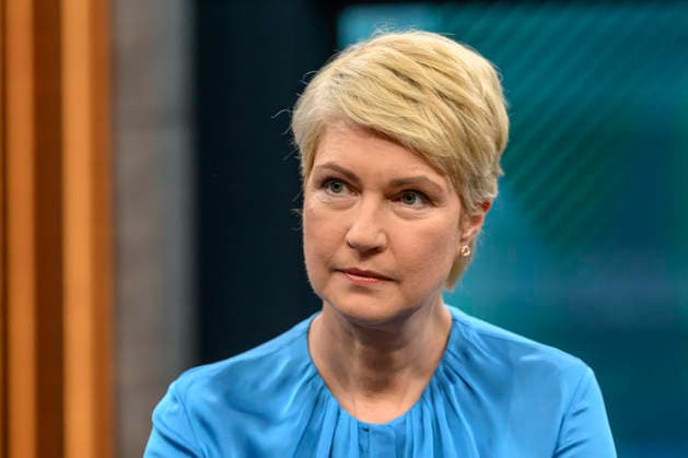 im Bild v.l.: Manuela Schwesig, Ministerpräsidentin Mecklenburg-Vorpommern, SPD, GER, Berlin, Studio, zu Gast bei - Caren Miosga, Polittalk, TV, Format, Aufzeichnung, aufgezeichnet, Das Erste, aus Adlershof - am Studio 20, Thema: Wie will die SPD Vertrauen zurückgewinnen, Frau Schwesig? 10.05.2026 Copyright: HMBxMedia UwexKoch