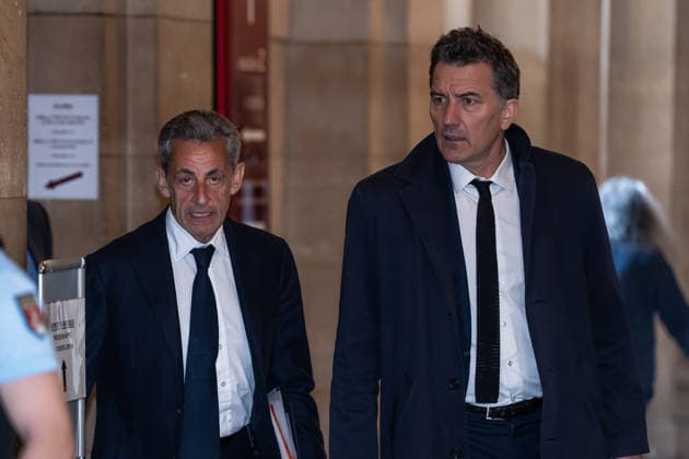 Nicolas Sarkozy s trial Aurelien Morissard MAXPPP MAXPPP Paris 11 05 2026 France s former President Nicolas Sarkozy, flanked by French lawyer Sebastien Schapira, arrives for his appeal trial over charges he had sought Libyan financing for his 2007 election in exchange for helping improve Tripoli s image after deadly bombing, at the Palais de Justice courthouse in Paris, May 11, 2026, in his trial appealing a conviction involving illegal campaign funds from Libya Aurelien Morissard MAXPPP Paris France  Copyright: xMAXPPPxAurelienxMorissard MAXPPPx MOR202605113571 MOR202605113571