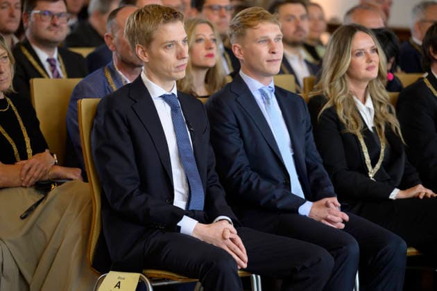 v.l. Oberbürgermeister Dominik Krause und sein Freund Sebastian Müller, daneben Mona Fuchs (Grüne) - Festliche Eröffnungssitzung des Stadtrats der Landeshauptstadt München - Amtperiode 2026 bis 2032 im Festsaal des alten Rathaus, München 11.05.2026