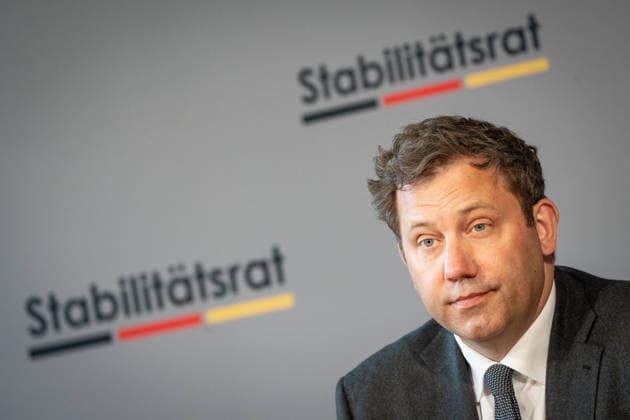 Lars Klingbeil, Bundesfinanzminister;Pressekonferenz zur Sitzung des Stabilitätsrats mit Bundesminister der Finanzen im Bundesratsgebäude, Berlin Berlin Deutschland Bundesratsgebäude