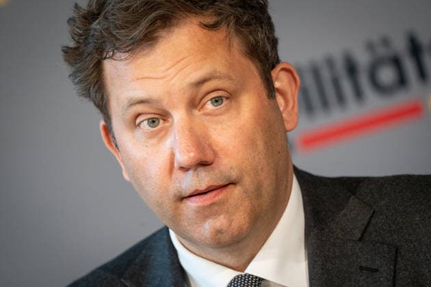 Lars Klingbeil, Bundesfinanzminister;Pressekonferenz zur Sitzung des Stabilitätsrats mit Bundesminister der Finanzen im Bundesratsgebäude, Berlin Berlin Deutschland Bundesratsgebäude