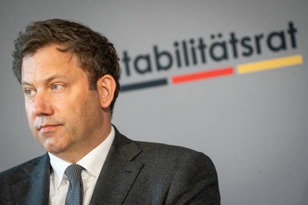 Lars Klingbeil, Bundesfinanzminister;Pressekonferenz zur Sitzung des Stabilitätsrats mit Bundesminister der Finanzen im Bundesratsgebäude, Berlin Berlin Deutschland Bundesratsgebäude