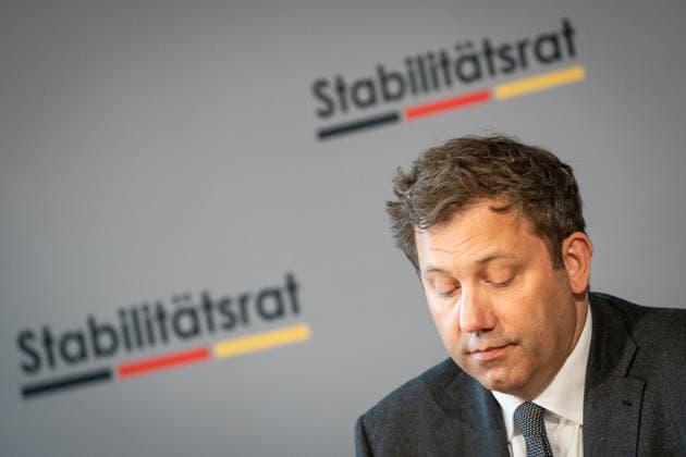 Lars Klingbeil, Bundesfinanzminister;Pressekonferenz zur Sitzung des Stabilitätsrats mit Bundesminister der Finanzen im Bundesratsgebäude, Berlin Berlin Deutschland Bundesratsgebäude