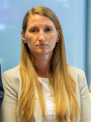 20260511 Lokalaugenschein im ESC-Einsatzstab der Landespolizeidirektion Wien WIEN, OESTERREICH - MAI 11: Direktorin Sylvia Mayer (Direktion Staatsschutz und Nachrichtendienst) beim Lokalaugenschein - im ESC-Einsatzstab der Landespolizeidirektion Wien in der Landespolizeidirektion Wien am 11. Mai 2026 in Wien, Oesterreich. 260511_SEPA_10_037 Copyright: xMichaelxIndrax SEPAxMedia