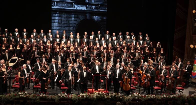 May 11, 2026, Milan, Rome, Italy: Maestro Riccardo Chally conducts the concert for the eightieth anniversary of the reopening of Teatro alla Scala, Milan, May 11, 2026 Milan Italy  - ZUMAa289 20260511_zia_a289_081 Copyright: xBresciaxExAmisano UfficioxStampax