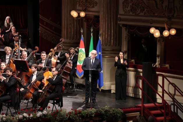 May 11, 2026, Milan, Rome, Italy: Maestro Riccardo Chally conducts the concert for the eightieth anniversary of the reopening of Teatro alla Scala, Milan, May 11, 2026 Milan Italy  - ZUMAa289 20260511_zia_a289_084 Copyright: xBresciaxExAmisano UfficioxStampax
