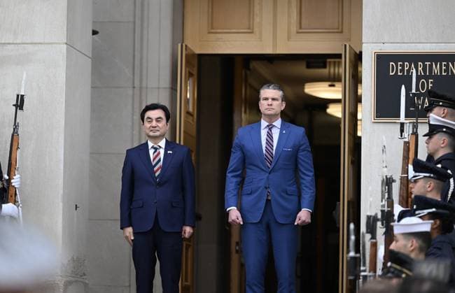 US and South Korean defense chiefs meet at Pentagon in Washington WASHINGTON DC, UNITED STATES - MAY 11: US Defense Secretary Pete Hegseth (R) meets South Korean Defense Minister Ahn Gyu-back (L) at the Pentagon in Washington. DC, United States, on May 11, 2026. Fatih Aktas Anadolu Washington United States. Editorial use only. Please get in touch for any other usage.  Copyright: x2026xAnadoluxFatihxAktasx