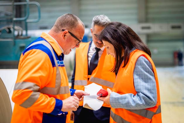 Katherina Reiche (CDU), Bundesministerin fuer Wirtschaft und Energie, aufgenommen im Rahmen eines Besuchs in einem Papierwerk von Leipa in Schwedt, 11.05.2026. Fotografiert im Auftrag des BMWE Schwedt Deutschland Copyright: xJulianexSonntag BMWEx