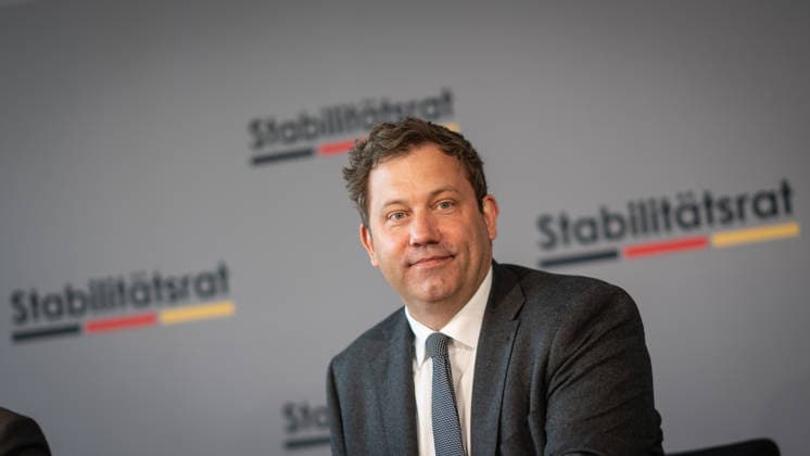LEERTEXT CAPTION;Pressekonferenz zur Sitzung des Stabilitätsrats mit Bundesminister der Finanzen im Bundesratsgebäude, Berlin Berlin Deutschland Bundesratsgebäude