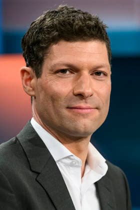 im Bild v.l.: Ronen Steinke: Journalist Süddeutsche Zeitung und Buchautor, GER, Berlin, hart aber fair - Polittalk, TV, Format, mit Moderator - Louis Klamroth, Das Erste, Das Thema: Mehr als Musik: Wie politisch ist der ESC? 11.05.2026, Copyright: HMBxMedia UwexKoch