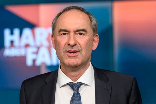 im Bild v.l.: Hubert Aiwanger (Freie Wähler): stellvertretender bayerischer Ministerpräsident, GER, Berlin, hart aber fair - Polittalk, TV, Format, mit Moderator - Louis Klamroth, Das Erste, Das Thema: Mehr als Musik: Wie politisch ist der ESC? 11.05.2026, Copyright: HMBxMedia UwexKoch
