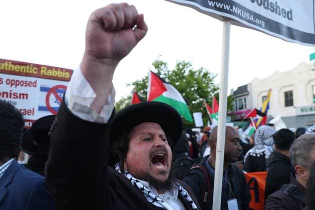 Rally against Israeli real state event in Brooklyn NEW YORK, UNITED STATES - MAY 11: Pro-Palestinian protestors rally against an Israeli real state event at Young Israel Synagogue of Midwood, Brooklyn, U.S., May 11, 2026. Mostafa Bassim Anadolu New York United States. Editorial use only. Please get in touch for any other usage.  Copyright: x2026xAnadoluxMostafaxBassimx