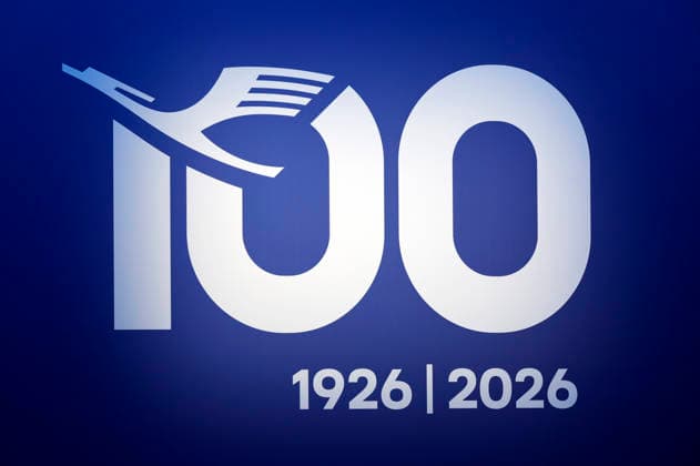 100 Jahre Lufthansa - Logo bei der Hauptversammlung der Deutschen Lufthansa AG in der Messe Frankfurt, Halle 5.1 & Congress Center. Frankfurt am Main, 12.05.2026