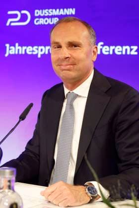 12.05.2026, Wolf-Dieter Adlhoch, Vorstandsvorsitzender, auf der Jahrespressekonferenz der Dussmann Group in Berlin, Berlin Deutschland, Germany