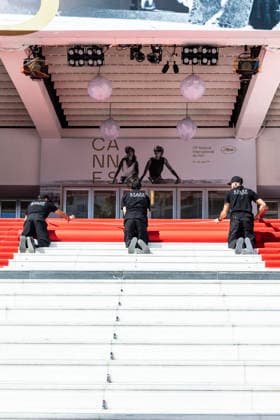 Mise en place tapis rouge avant louverture du 79ème Festival International du Film de Cannes le 12 mai 2026 Olivier Borde Bestimage Red carpet being laid out before the opening of the 79th Cannes International Film Festival on May 12, 2026 Cannes France  Copyright: xOLIVIERxBORDEx xBESTIMAGExOLIVIERxBORDEx xBESTIMAGEx