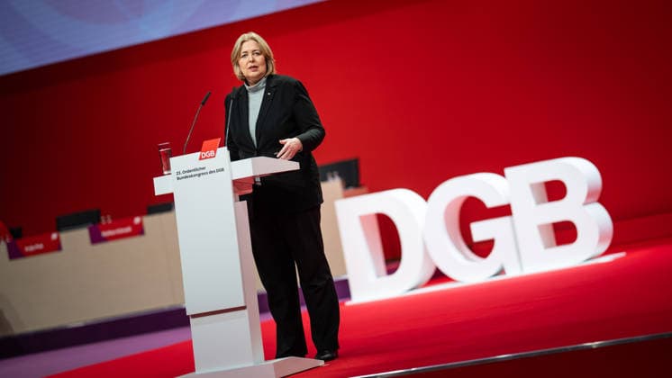 Bundesarbeitsministerin Bärbel Bas (SPD) spricht auf dem Bundeskongress des DGB in Berlin;DGB Bundeskongress 2026 in Berlin - Deutscher Gewerkschaftsbund, Berlin Berlin Deutschland Hotel Estrel