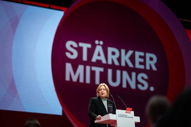 Bundesarbeitsministerin Bärbel Bas (SPD) spricht auf dem Bundeskongress des DGB in Berlin;DGB Bundeskongress 2026 in Berlin - Deutscher Gewerkschaftsbund, Berlin Berlin Deutschland Hotel Estrel
