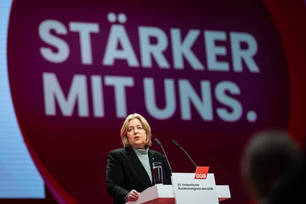 Bundesarbeitsministerin Bärbel Bas (SPD) spricht auf dem Bundeskongress des DGB in Berlin;DGB Bundeskongress 2026 in Berlin - Deutscher Gewerkschaftsbund, Berlin Berlin Deutschland Hotel Estrel