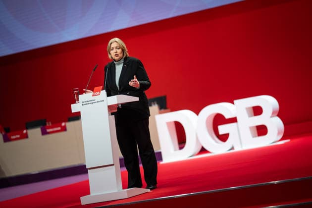 Bundesarbeitsministerin Bärbel Bas (SPD) spricht auf dem Bundeskongress des DGB in Berlin;DGB Bundeskongress 2026 in Berlin - Deutscher Gewerkschaftsbund, Berlin Berlin Deutschland Hotel Estrel