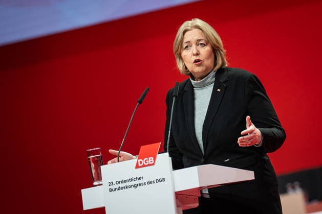 Bundesarbeitsministerin Bärbel Bas (SPD) spricht auf dem Bundeskongress des DGB in Berlin;DGB Bundeskongress 2026 in Berlin - Deutscher Gewerkschaftsbund, Berlin Berlin Deutschland Hotel Estrel
