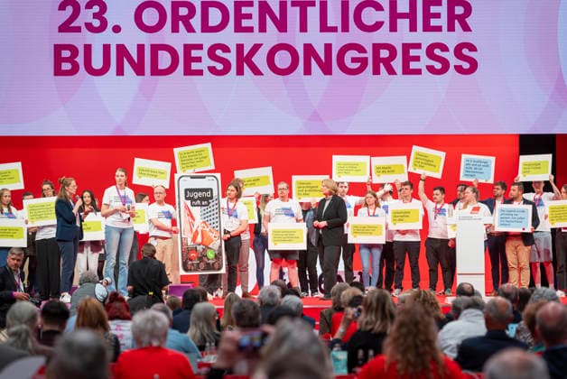 Bärbel Bas beim DGB EUR, Deutschland, Berlin, 12.05.2026: Jugend ruf an - Gespräch mit Bärbel Bas (SPD), Bundesministerin für Arbeit und Soziales auf dem 23. DGB Bundeskongress.