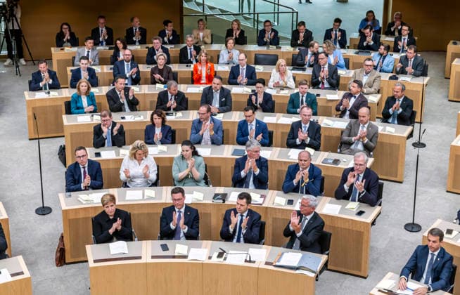 Konstituierende Sitzung des 18. Landtags von Baden-Württemberg. Parlamentarier der CDU-Fraktion. In der ersten Reihe Nicole Razavi, Manuel Hagel, Tobias Vogt, Thomas Strobl. Kurios: Grüne und CDU sind mit jeweils 56 Abgeordneten gleich stark. AfD haben 35 Abgeordnete, die SPD 10. 12.05.2026, Stuttgart, Baden-Württemberg, Deutschland