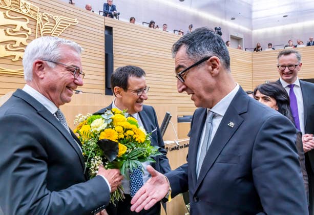Konstituierende Sitzung des 18. Landtags von Baden-Württemberg. Der neue Landtagspräsodent Thomas Strobl (CDU, links). Der designierte Ministerpräsident Cem Özdemir (Grüne) gehörte zu den ersten Gratulanten. 12.05.2026, Stuttgart, Baden-Württemberg, Deutschland