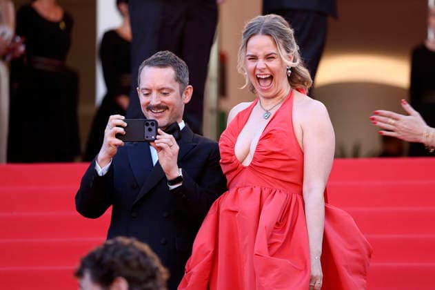 Elijah Wood mit Ehefrau Mette-Marie Kongsved bei der Opening Ceremony mit der Premiere des Kinofilms La VÃ nus Electrique The Electric Kiss auf dem Festival de Cannes 2026 79. Internationale Filmfestspiele von Cannes im Palais des Festivals. Cannes, 12.05.2026