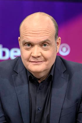 v.l.: Robin Alexander (Journalist), GER, Berlin, Studio, zu Gast bei Maischberger, politische Talkshow, TV, Format, mit Moderatorin Sandra Maischberger, Das Erste, aus Adlershof Am Studio 20, 12. Mai 2026, Copyright: HMBxMedia UwexKoch
