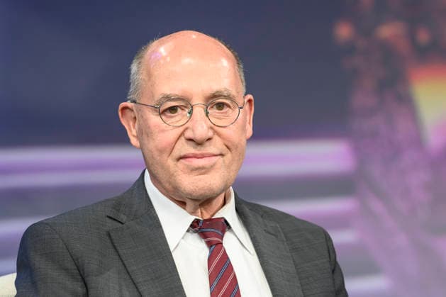 v.l.: Gregor Gysi, Die Linke (langjähriger Fraktionsvorsitzender), GER, Berlin, Studio, zu Gast bei Maischberger, politische Talkshow, TV, Format, mit Moderatorin Sandra Maischberger, Das Erste, aus Adlershof Am Studio 20, 12. Mai 2026, Copyright: HMBxMedia UwexKoch