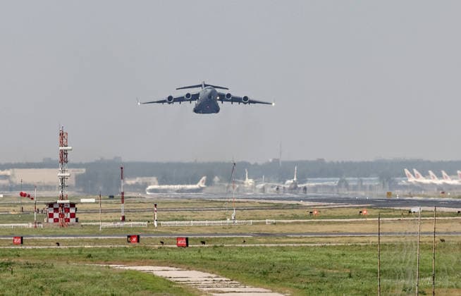 BEIJING, CHINA - MAY 12: U.S. Air Force C-17 Globemaster III aircraft arrives at Beijing Capital International Airport ahead of U.S. President Donald Trump s China visit on May 12, 2026 in Beijing, China. At the invitation of Chinese President Xi Jinping, U.S. President Donald Trump will pay a state visit to China from May 13 to 15.  Copyright: xVCGx 111640975770
