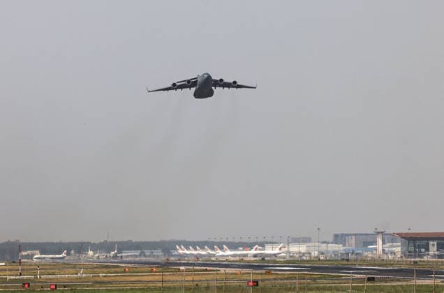 BEIJING, CHINA - MAY 12: U.S. Air Force C-17 Globemaster III aircraft arrives at Beijing Capital International Airport ahead of U.S. President Donald Trump s China visit on May 12, 2026 in Beijing, China. At the invitation of Chinese President Xi Jinping, U.S. President Donald Trump will pay a state visit to China from May 13 to 15.  Copyright: xVCGx 111640975772