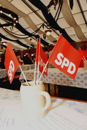 SPD Symbol Fahnen Muenchen 12 05.2026 Truderinger Buam e.V Festwoche Politischer SPD Abend Foto Muenchen