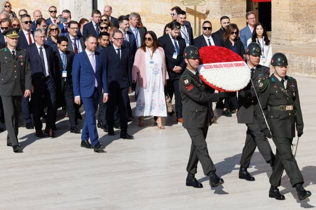 Walloon vice-minister president Pierre-Yves Jeholet, Vice-prime minister and Minister of Foreign Affairs Maxime Prevot and Brussels region Minister-President Boris Dillies pictured during Wreath Laying Ceremony at An?tkabir day four of a Belgian economic mission to Turkey, in Ankara, on Wednesday 13 May 2026. The Queen of the Belgians is leading an economic mission in Turkey from 10 to 14 May.  BENOITxDOPPAGNE 173670310