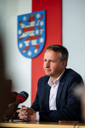 LANDESPRESSEKONFERENZ THÜRINGEN 13 05 2026 - Erfurt: Der Vorsitzende der CDU-Fraktion im Thüringer Landtag, Andreas Bühl (CDU), in der Landespressekonferenz Thüringen am 13. Mai 2026. _________________