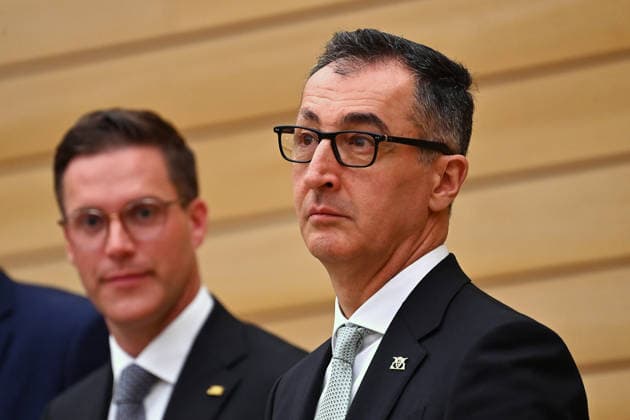 Cem OEZDEMIR (Ministerpraesident Baden Wuerttemberg),li:Manuel HAGEL (CDU,Innenminister BW). Ministerpraesidenten Wahl in Baden Wuerttemberg am 13.05.2026 im Landtag in Stuttgart