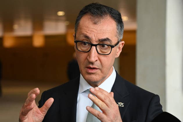 Cem OEZDEMIR (Ministerpraesident Baden Wuerttemberg),Gestik, Einzelbild,angeschnittenes Einzelmotiv,Portraet,Portrait,Porträt. Ministerpraesidenten Wahl in Baden Wuerttemberg am 13.05.2026 im Landtag in Stuttgart