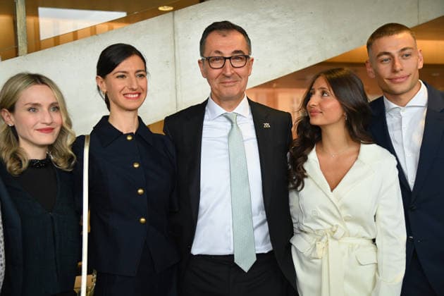 Cem OEZDEMIR (Ministerpraesident Baden Wuerttemberg) Ehefrau Flavia ZAKA,re:Stieftochter Mia mit Ivan KRAUSE,li:Livia ZAKA, Ministerpraesidenten Wahl in Baden Wuerttemberg am 13.05.2026 im Landtag in Stuttgart