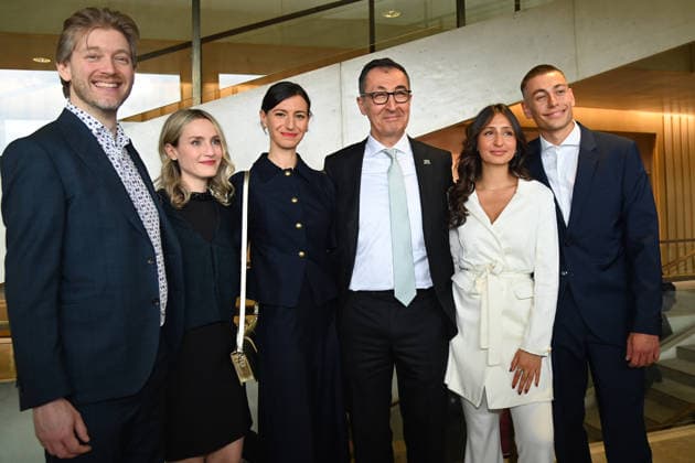 Cem OEZDEMIR (Ministerpraesident Baden Wuerttemberg) Ehefrau Flavia ZAKA,re:Stieftochter Mia mit Ivan KRAUSE,li:Livia ZAKA, Daniel Sufrin Disler. Ministerpraesidenten Wahl in Baden Wuerttemberg am 13.05.2026 im Landtag in Stuttgart