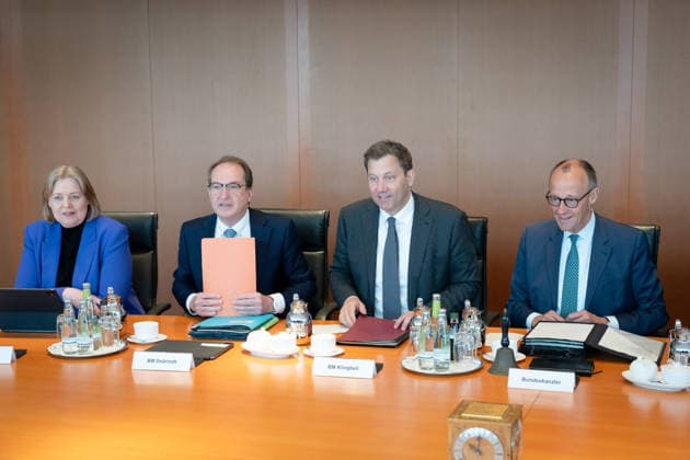 Kabinettsitzung, Bundesregierung, Auftakt Auftakt, Kabinettsitzung, Bundesregierung, Bundeskanzler, Friedrich Merz, Lars Klingbeil, Bundesfinanzminister, Vizekanzler, Alexander Dobrindt, Bundesinnenminister, Bärbel Bas, Bundesministerin, Arbeit, Soziales Berlin Berlin GER